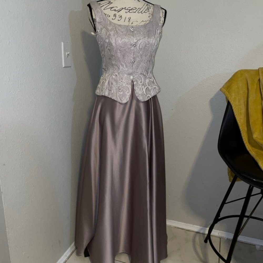 Beautiful Dave & Johny Gown